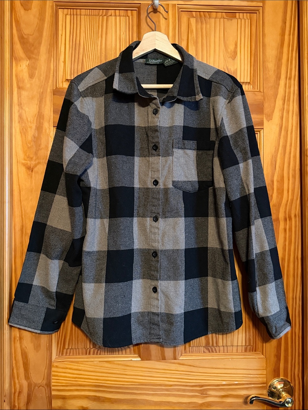 Silver Ridge Men's Black & Gray Plaid Button-Down Shirt